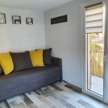 Studio Acces Direct A La Plage La Londe-les-Maures Kültér fotó